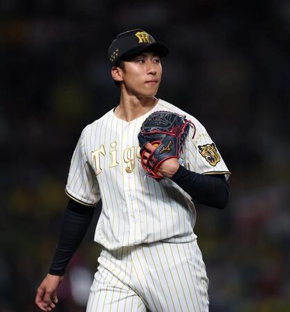 ２回を無失点で切り抜け、ベンチに戻る茨木（撮影・西田忠信）