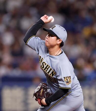 １回、ボスラーに対して５９キロのスローボールを投じる村上（撮影・西田忠信）