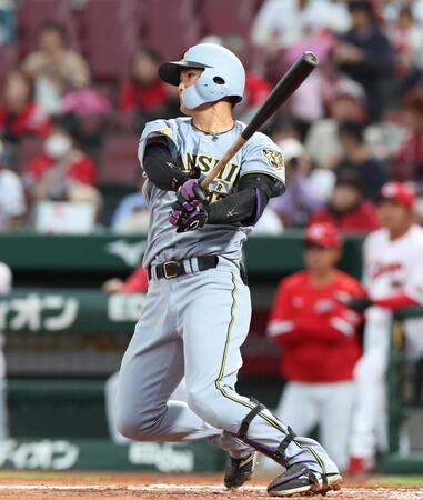 ３回阪神２死、左前打を放つ阪神・西純矢＝マツダ（撮影・北村雅宏）