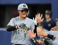 ６回、ソロを放ち生還する森下（撮影・山口登）