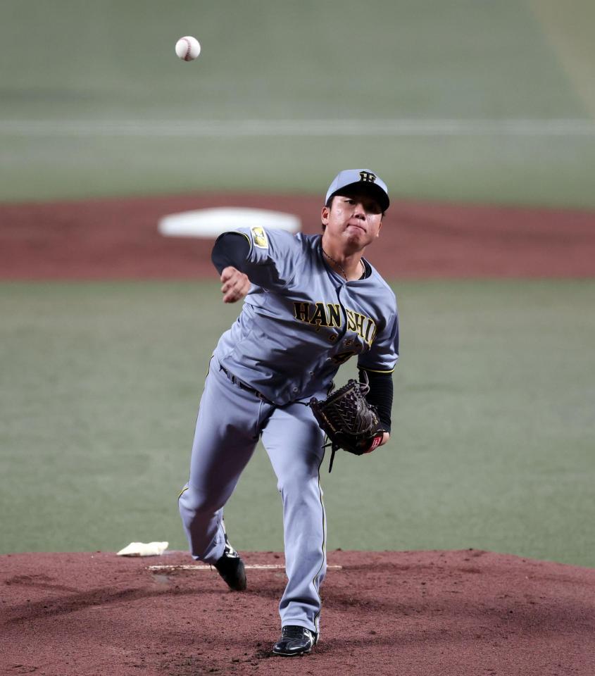 １回、村上はボスラ-にスローボールを投じる（撮影・山口登）