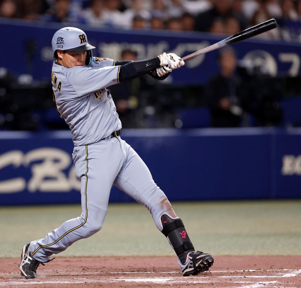 ８回、適時打を放つ大山（撮影・西田忠信）