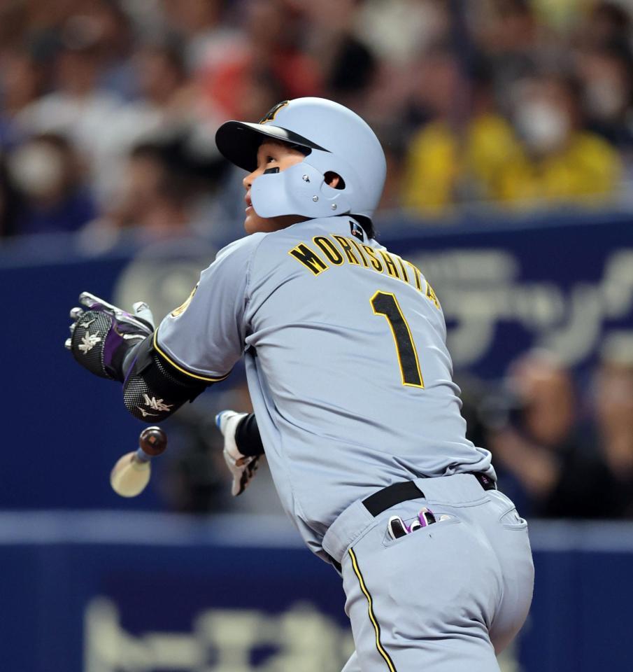 １回、左越えに先制ソロを放つ森下（撮影・山口登）