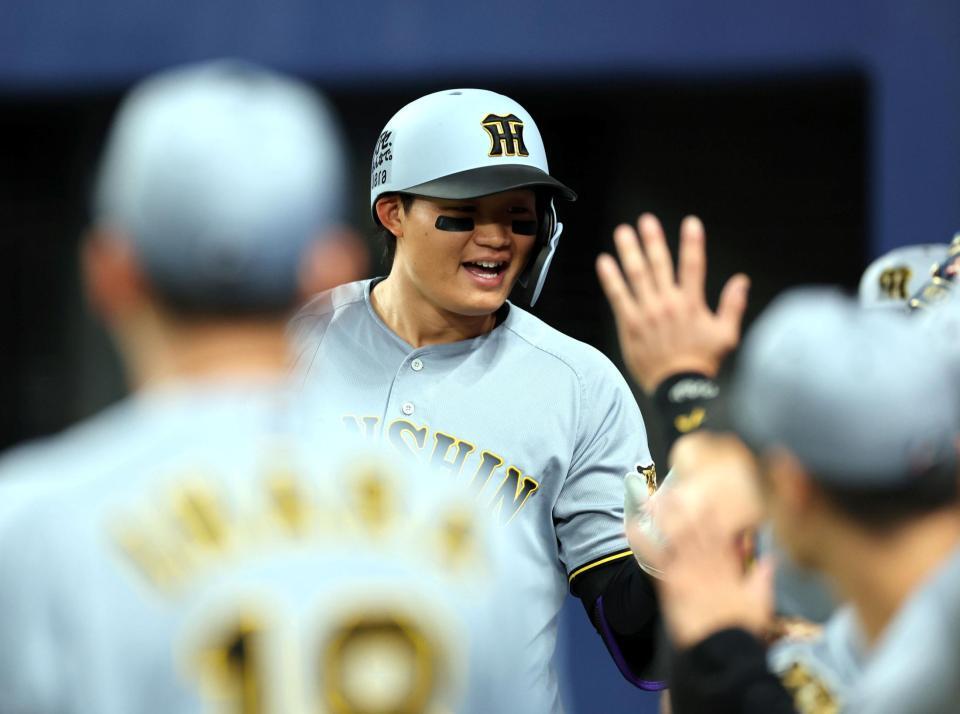 １回、先制ソロを放ち生還する森下（撮影・山口登）