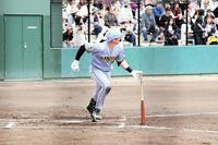 ２回、左越えに本塁打を放つディベイニー