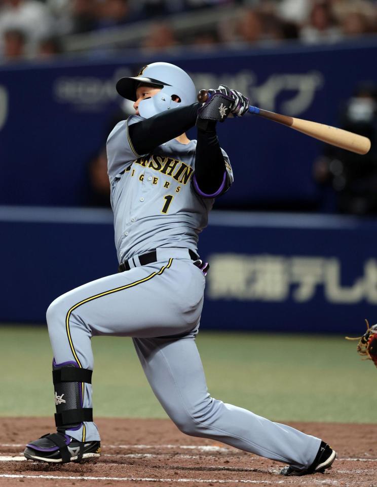 ５回、中前に２点適時打を放つ森下（撮影・山口登）