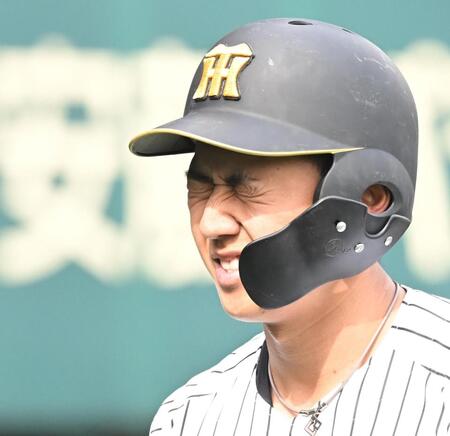 ７回、三振に倒れ悔しがる立石（撮影・高部洋祐）