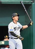 ７回、三振に倒れ悔しがる立石（撮影・高部洋祐）