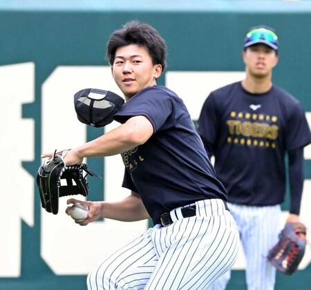 　左翼でノックを受ける立石（撮影・高部洋祐）