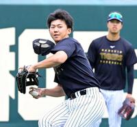 　左翼でノックを受ける立石（撮影・高部洋祐）