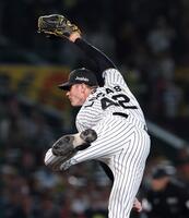 力投する先発のルーカス（撮影・西田忠信）