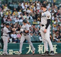 １回、ダルベックに先制３ランを浴びたルーカス（撮影・西田忠信）