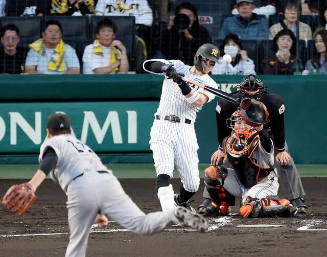 阪神・佐藤輝　マー君撃ち４号２ラン