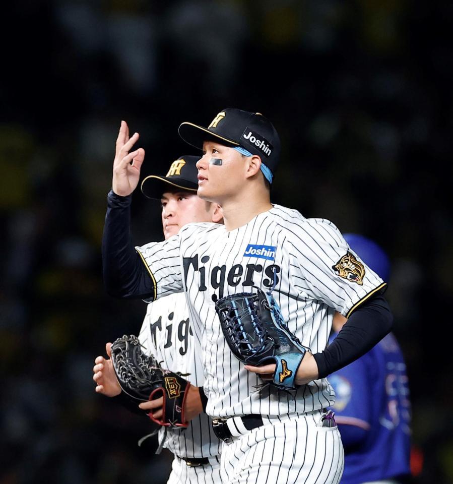 中日に勝利し、ポーズを決める森下（撮影・西田忠信）