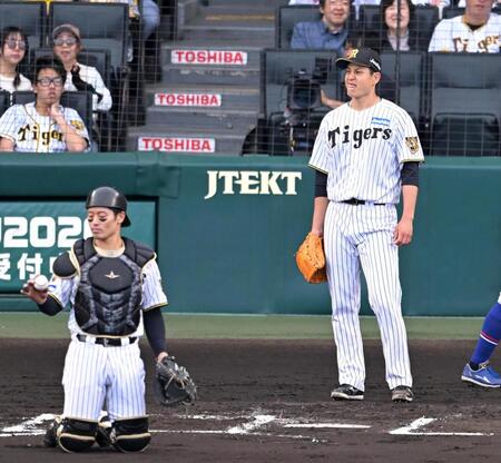 ６回、勝ち越しを許し、悔しがる大竹（撮影・飯室逸平）