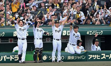 ７回、同点に沸く阪神ナイン（撮影・飯室逸平）