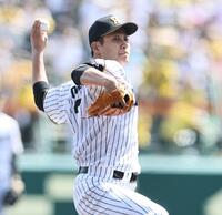 先発し、投げ込む大竹（撮影・田中太一）