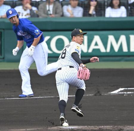 １回、阿部に先制打を許す伊原（撮影・飯室逸平）