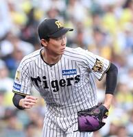 ７回、高橋を二ゴロに仕留める湯浅（撮影・西田忠信）