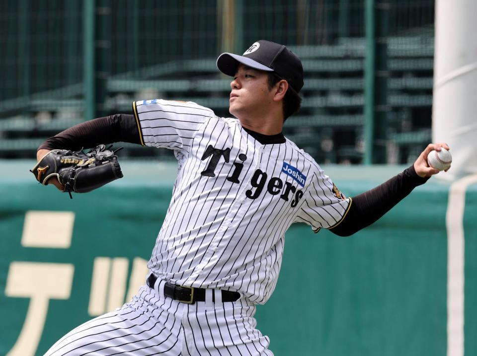 キャッチボールする高橋（撮影・山口登）