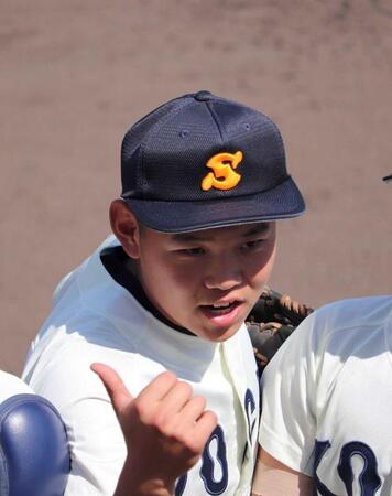 　高知商高時代の嶋村（母・純子さん提供）