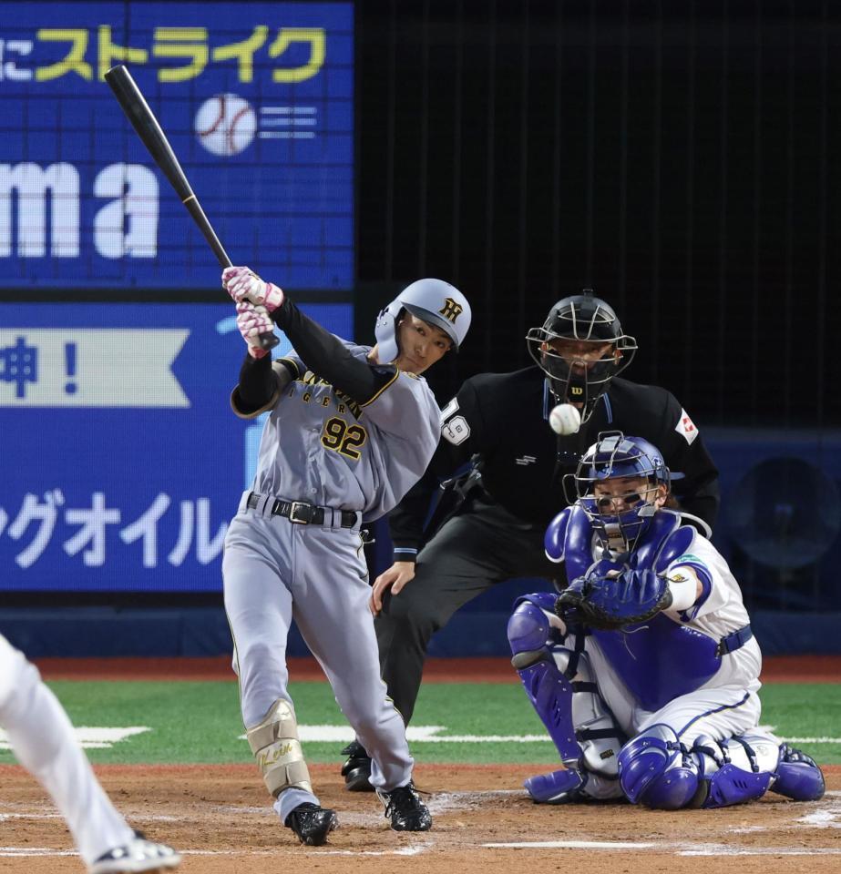 ２回、中前打を放つ福島（撮影・伊藤笙子）