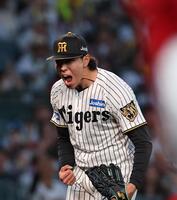 １２回を無失点に抑え、ほえる工藤（撮影・西田忠信）