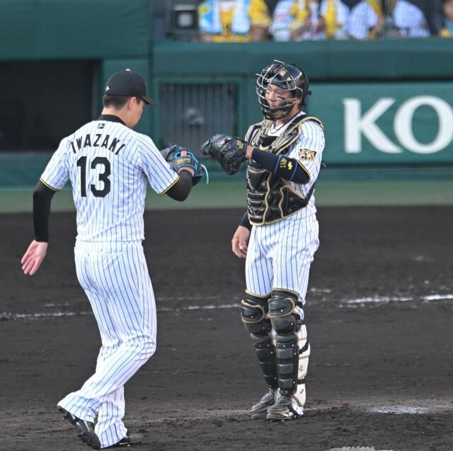 阪神まさか九回に岩崎がリード守れず