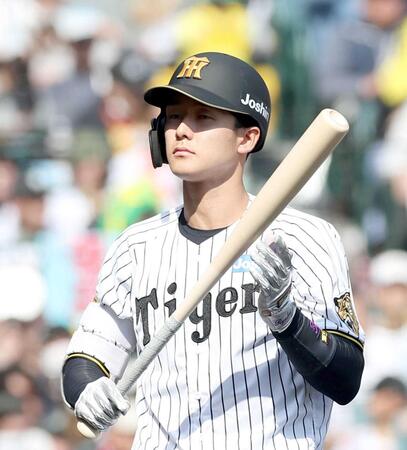 　２回、空振り三振に倒れた小幡（撮影・西田忠信）