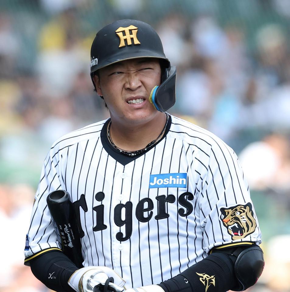 ３回、捕邪飛に倒れた大山（撮影・西田忠信）