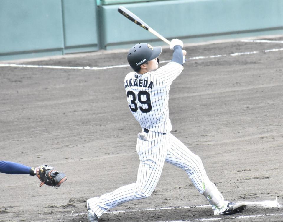 ４回に二塁打を放った栄枝