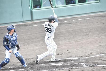 ４回に二塁打を放った栄枝