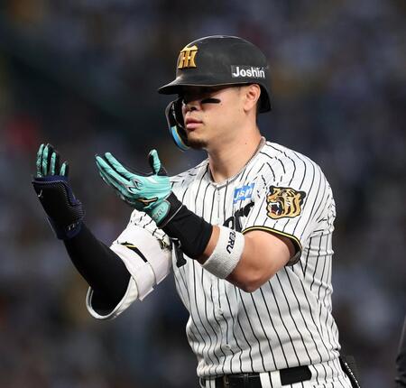 　好調のチームをけん引する佐藤輝