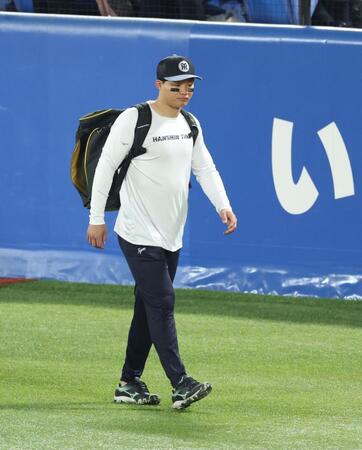 球場を後にする森下（撮影・金田祐二）