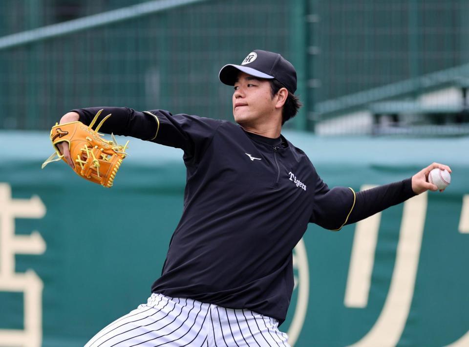 　キャッチボールする高橋