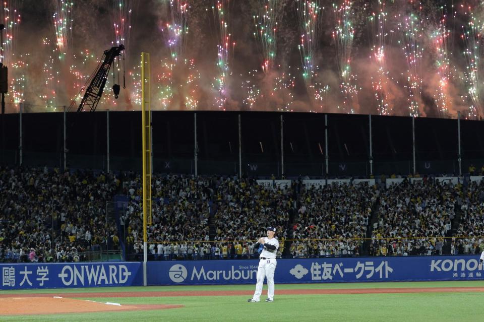 花火で神宮球場のヤクルト－阪神戦が中断 隣接のMUFGスタジアムで