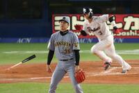 ２回、内山に２点打を浴びる才木（撮影・金田祐二）