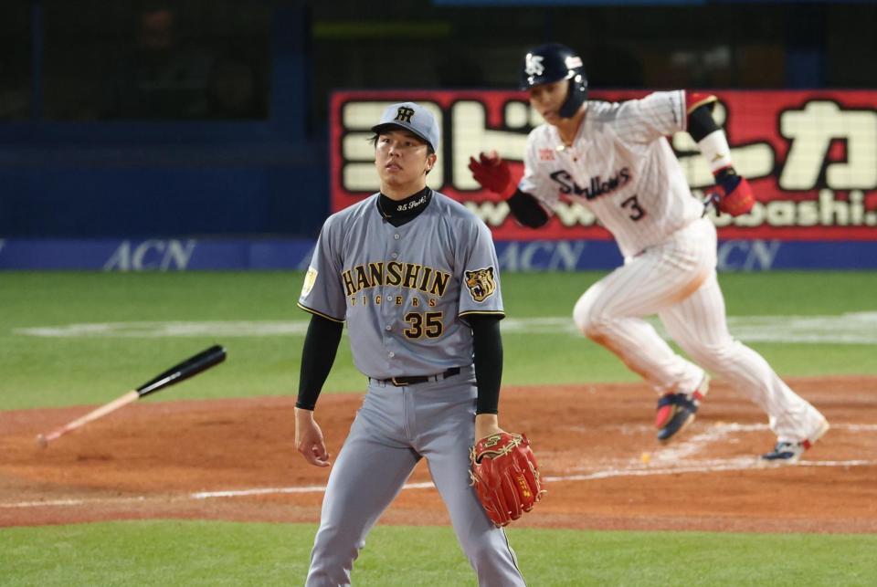 ２回、内山に２点打を浴びる才木（撮影・金田祐二）