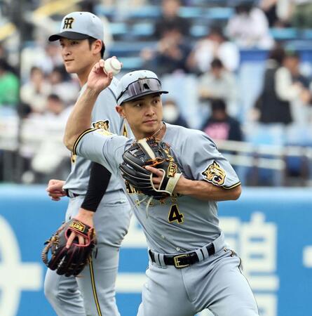 シートノックを受ける熊谷（撮影・田中太一）