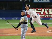 ２回、武岡に右越えのソロを浴びる西勇（撮影・金田祐二）