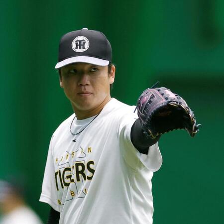 登板に向けて調整する村上（撮影・西田忠信）
