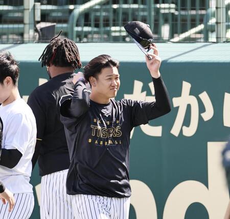 １軍に合流した及川（撮影・田中太一）