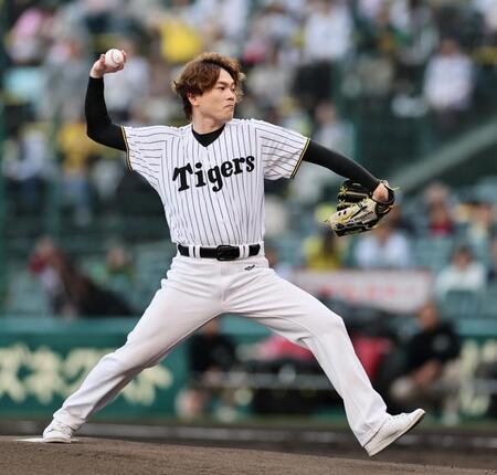 セレモニアルピッチを行うＬＥ　ＶＥＬＶＥＴＳ　佐藤隆紀（撮影・田中太一）