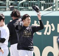 １軍に合流した及川（撮影・田中太一）