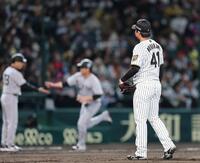 ３回、村上はダルベックにランを許す（撮影・山口登）
