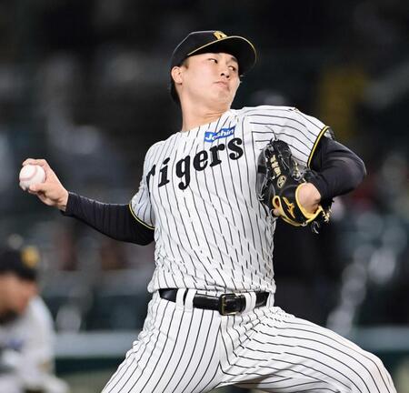 　９回、巨人打線を無失点に抑える津田（撮影・田中太一）
