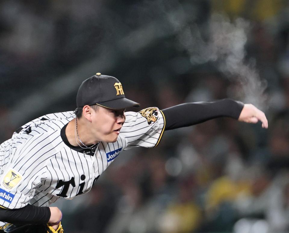 ７回、巨人打線を無失点に抑える及川（撮影・田中太一）