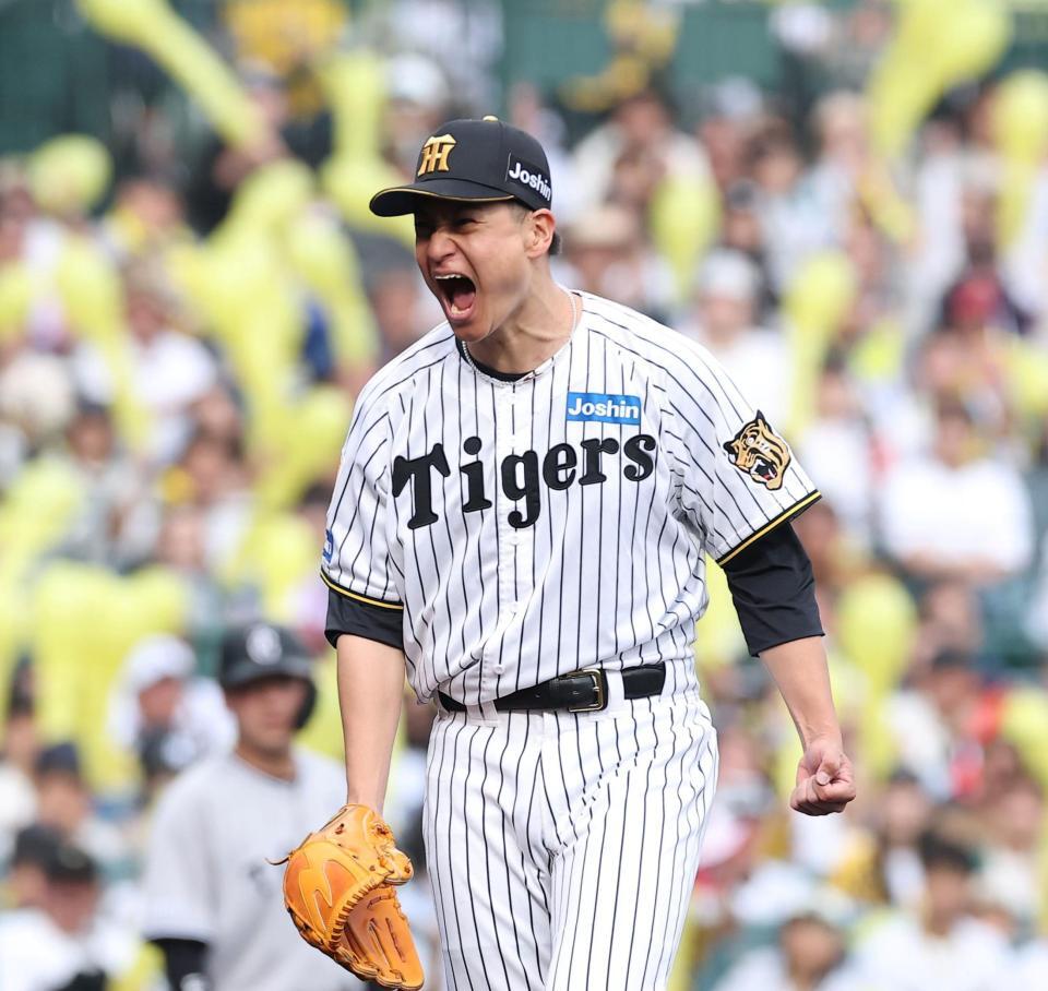７回、代打の坂本を三振に仕留め、ほえる大竹（撮影・西田忠信）