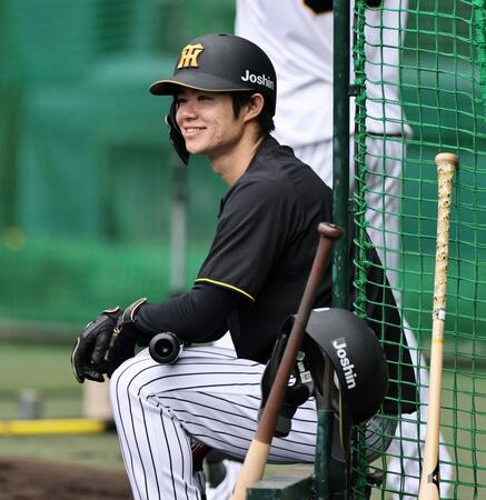 打撃練習を待つ中野（撮影・田中太一）