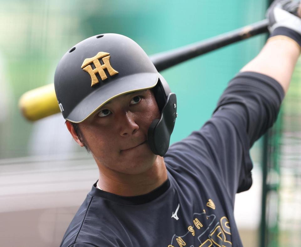 打撃練習をする井坪（撮影・西田忠信）